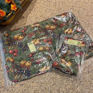 NIP Longaberger Set of 2 Fabric Napkins and 2 Fabric Placemats Napa Orchard